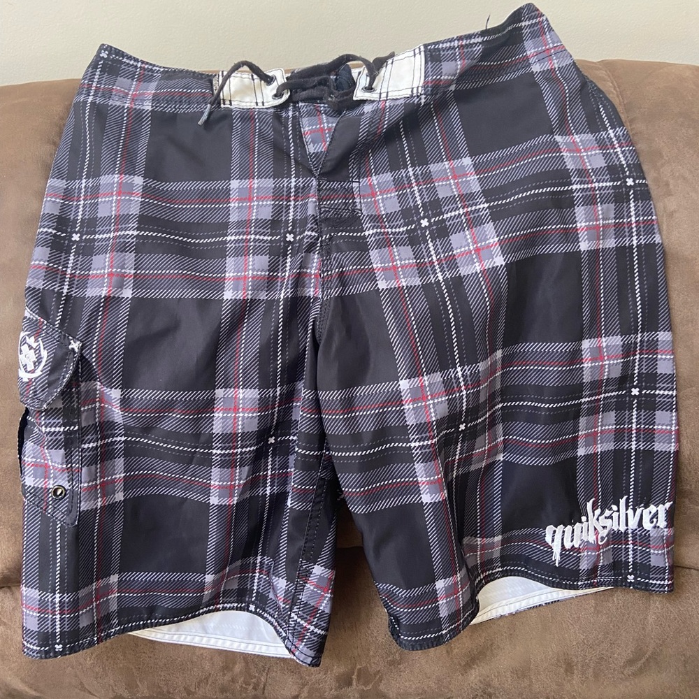 Quiksilver Men 34 Black Gray Plaid Board Shorts